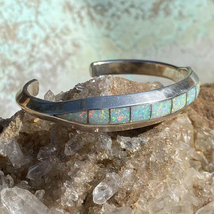 Navajo Opal Inlay Sterling sølv mansjett armbånd av Nathaniel Johnson