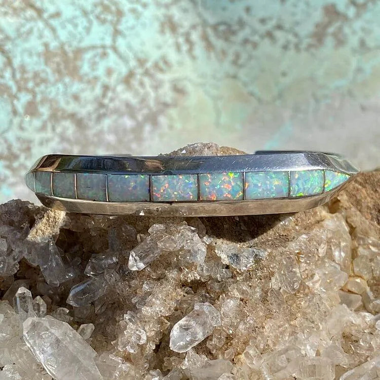 Navajo Opal Inlay Sterling sølv mansjett armbånd av Nathaniel Johnson