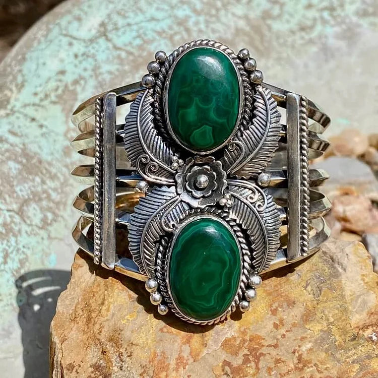 Dobbelt grønt malakitt signert Navajo sterling sølv armbånd